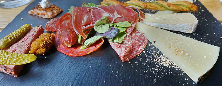 Food photography example showing appetizing dishes