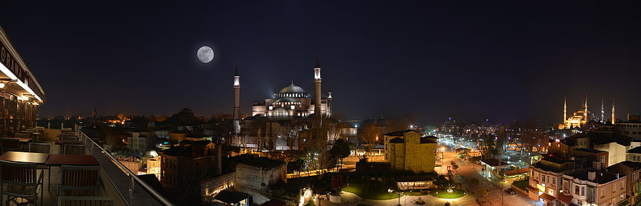 Hagia Sophia under full moon
