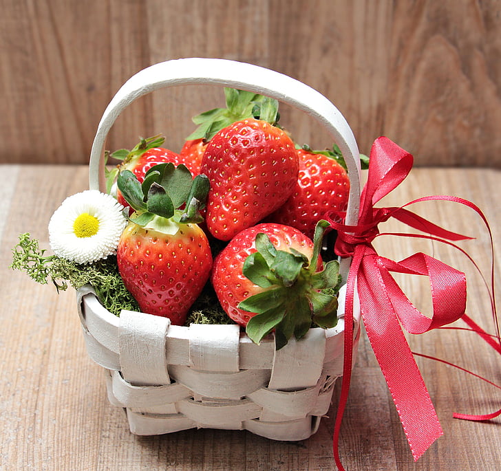 basket of strawberry fruit