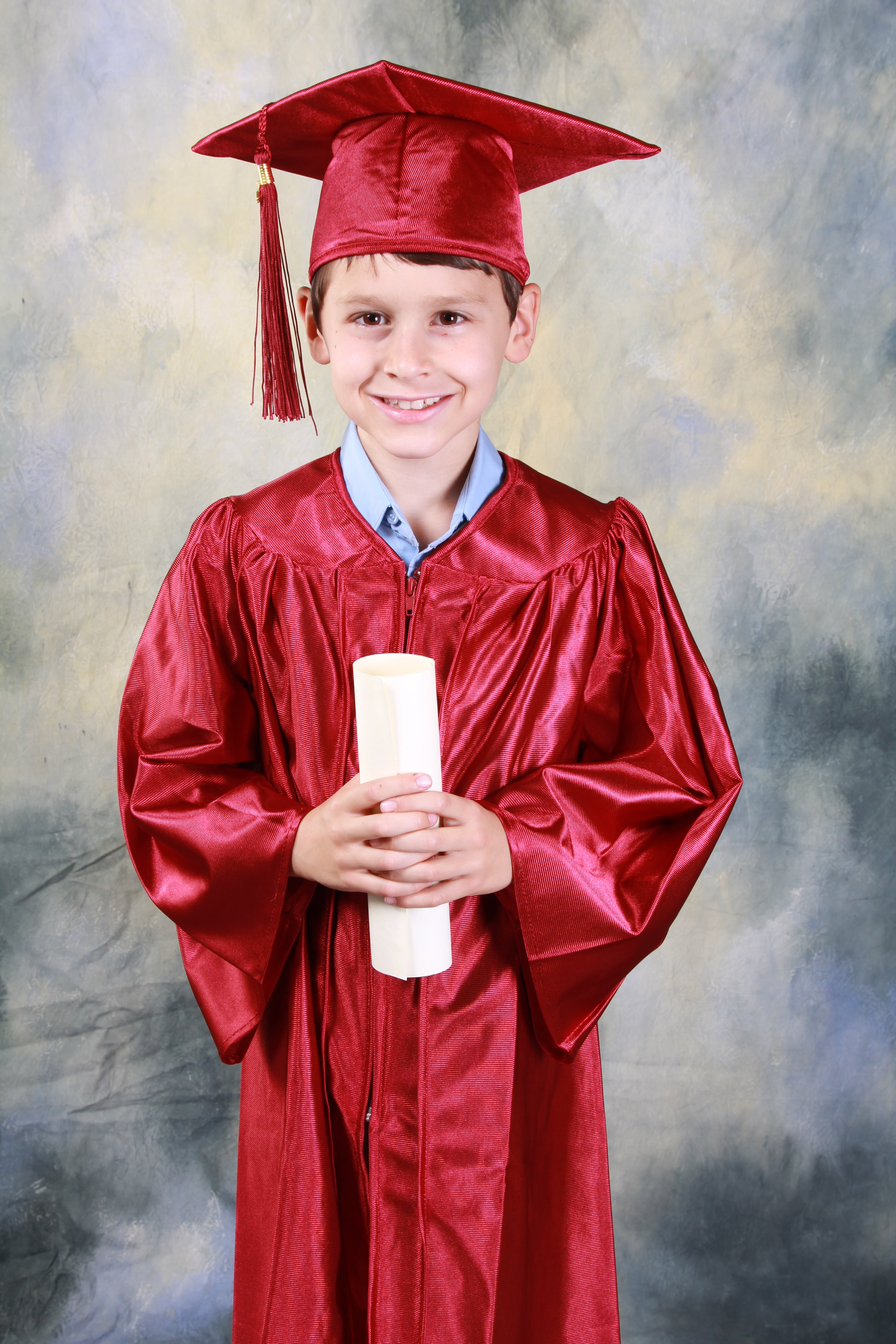 Graduation Gown And Cap On A Wooden Floor Background Wallpaper Image For  Free Download - Pngtree