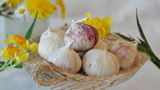 bunch of onions on basket