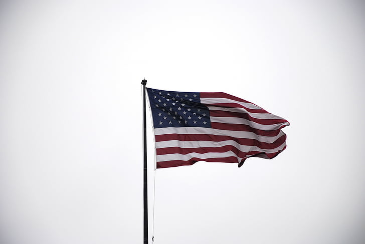 flag of the USA at daytime
