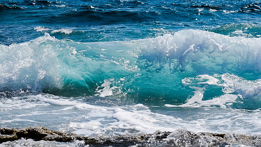 landscape photography of sea waves