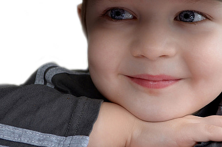close-up photography of toddler