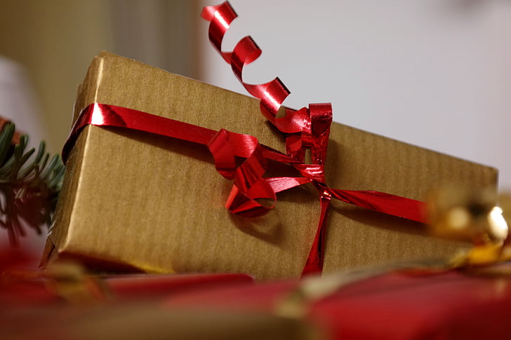 closeup photo of brown gift box