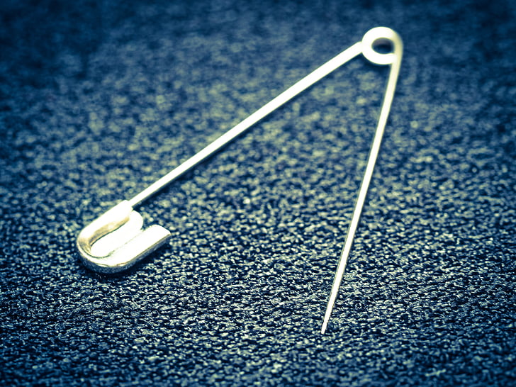 close-up photo of safety pin