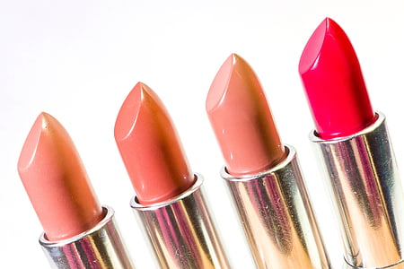 red and pink lipsticks
