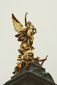 gold angel statue