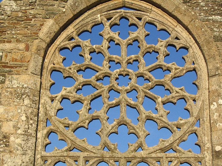 rose window, languidou chapel, france, plovan, brittany, 12th century