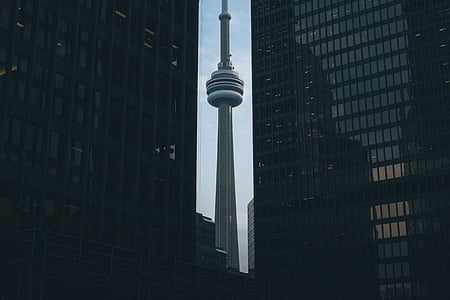 CN Tower during daytime