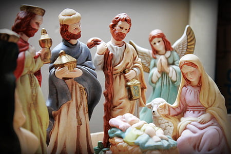 the nativity figurine set