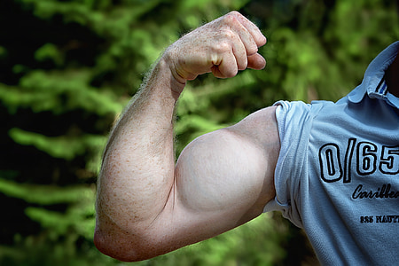 photo of person showing his left arm muscle