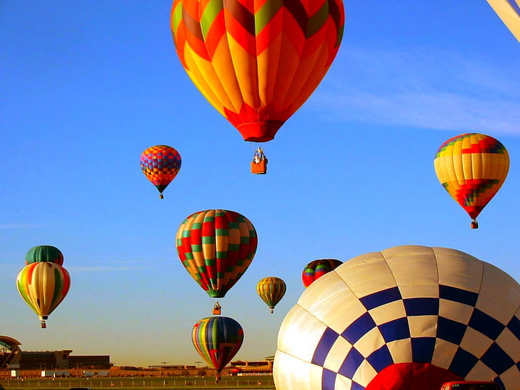 photo of assorted-color hot air balloon lot