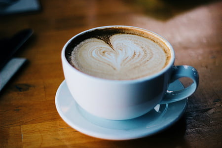 heart latte on cup