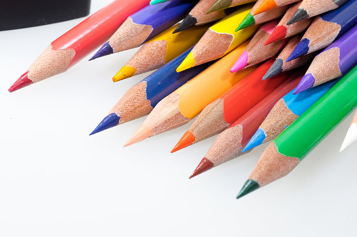 https://i2.pickpik.com/photos/625/742/401/colored-pencils-wooden-pegs-pens-colorful-preview.jpg