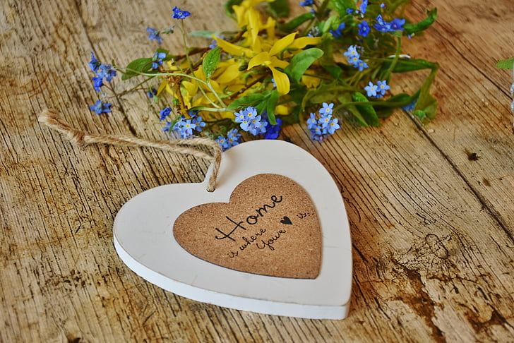 heart-shaped brown wooden hanging decor