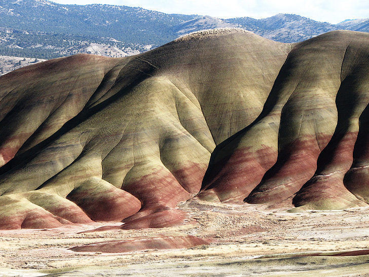 brown and red mountain at daytime