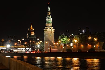 photograhy of Kremlin Moscow during nightime