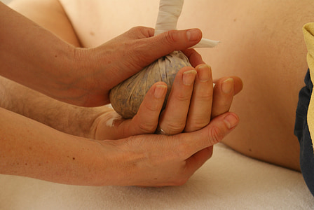 massage, relaxation massage, wellness massage, relaxation, wellness, herbal stamp massage