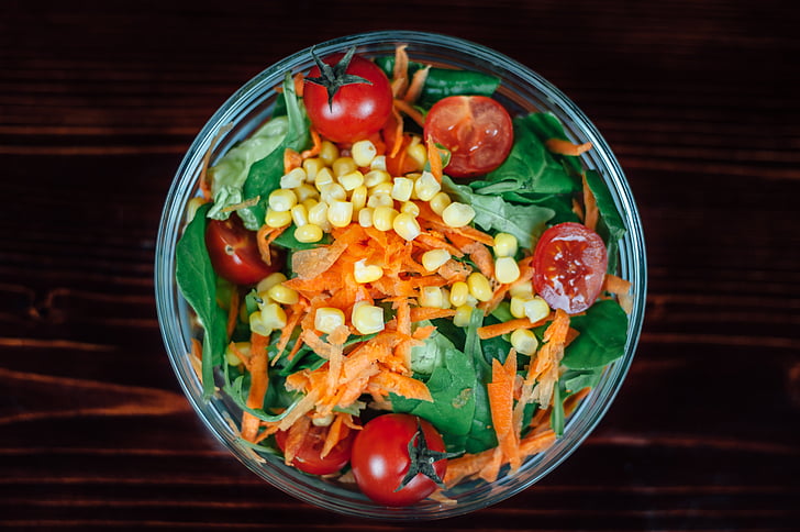 vegetable salad in bowl