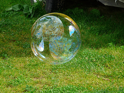 close up photography of bubble at daytime