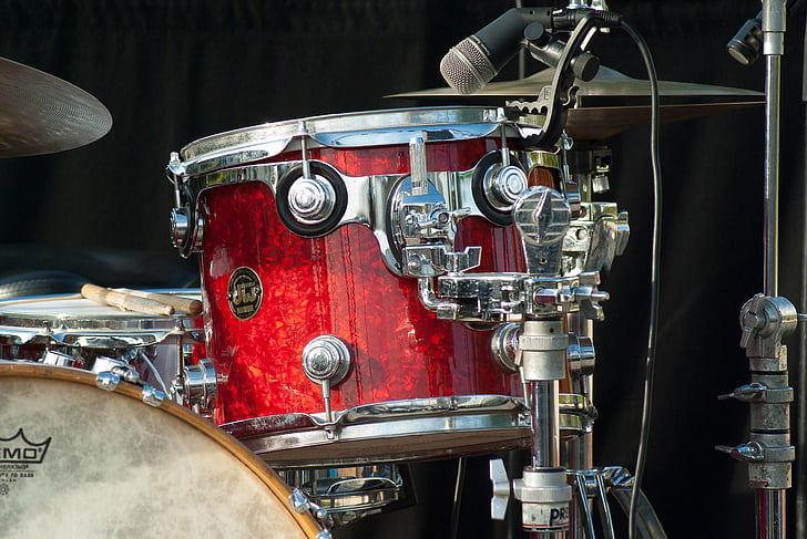 red and gray drum close up photo