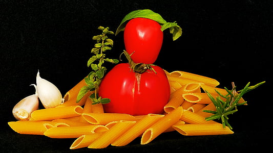 tomatoes on penne noodles