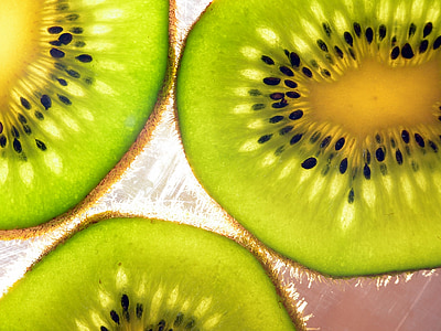 slice kiwi fruit