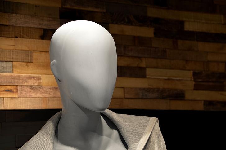 grey faceless mannequin