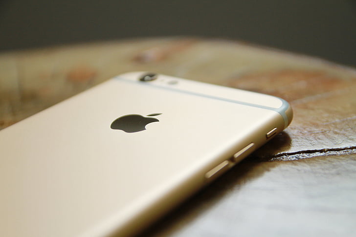 close-up photography of gold iPhone 6
