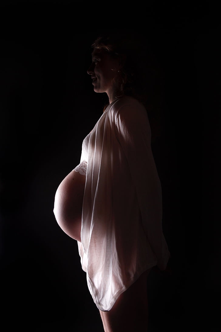 pregnant woman photography