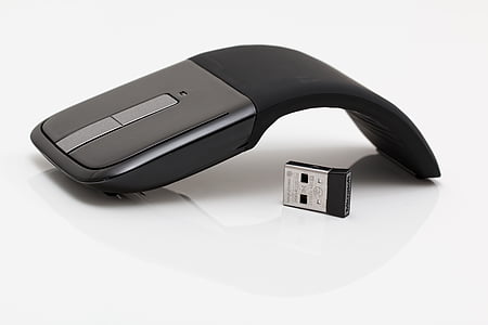 black wireless mouse