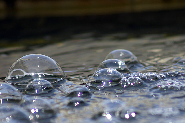 close-up photo of water bubbles