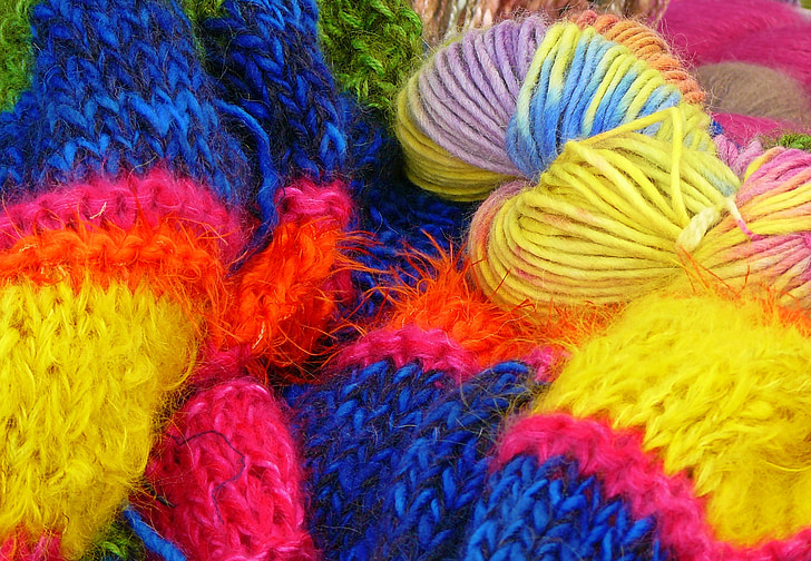 bunch of assorted-color yarn