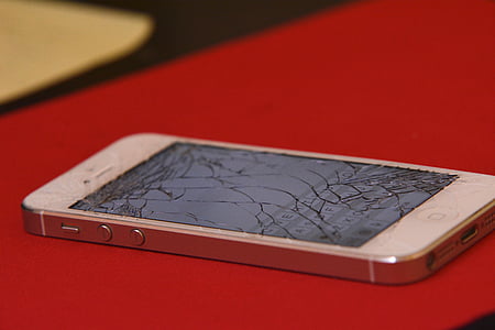 cracked white iPhone 5