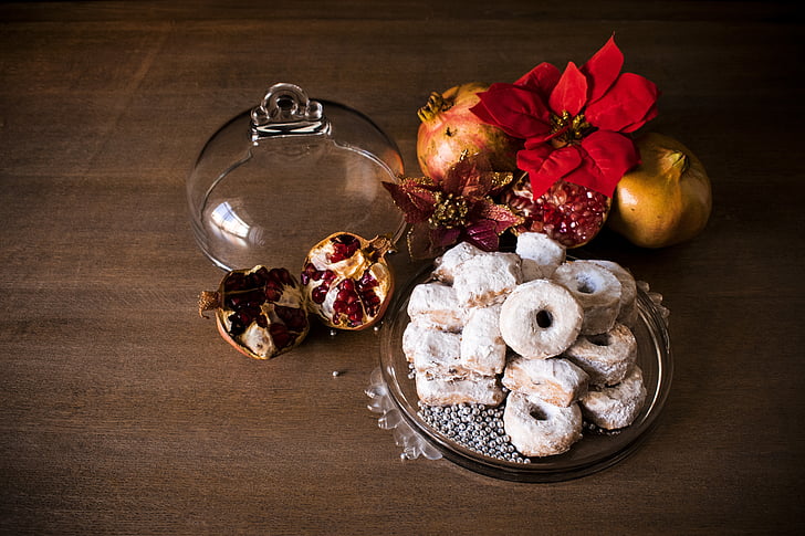 doughnuts served on clear glass done tray