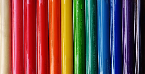 multicolored colored pencils