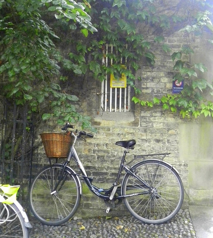 black city bicycle