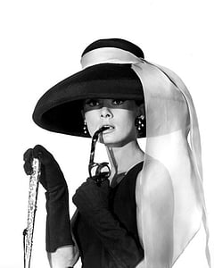 Audrey Hepburn grayscale photo
