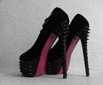 black-and-pink leather heeled shoes