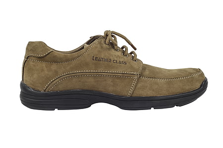 unpaired Leather Class shoe