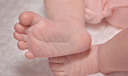 baby's feet