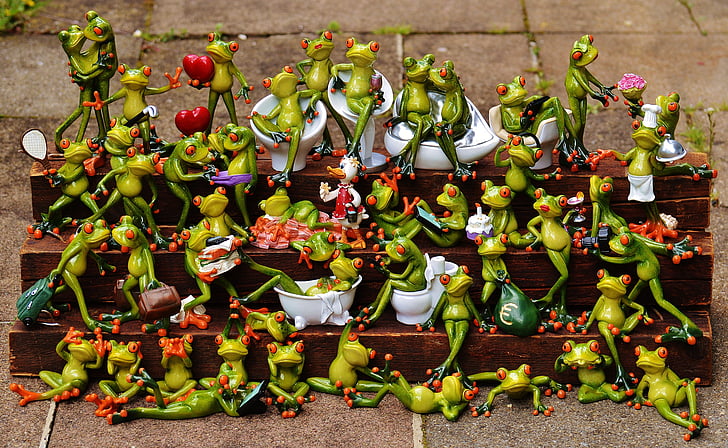 green ceramic frog figurine lot
