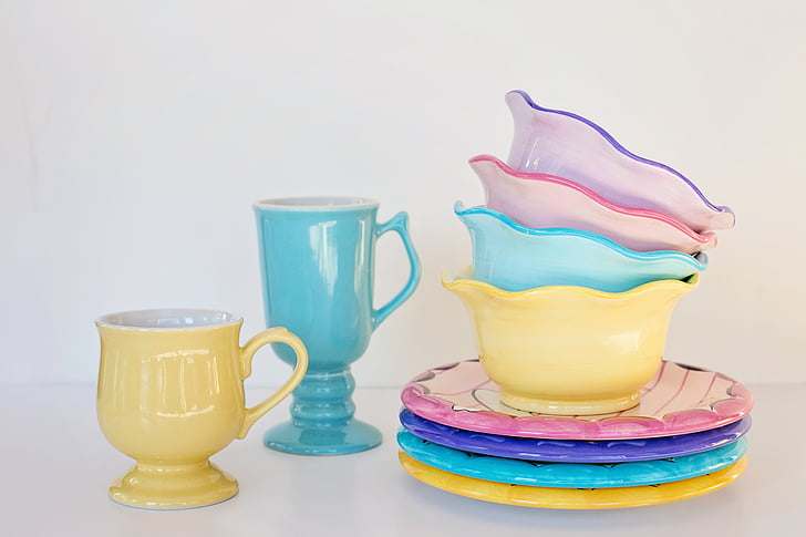 assorted-color dinnerware set