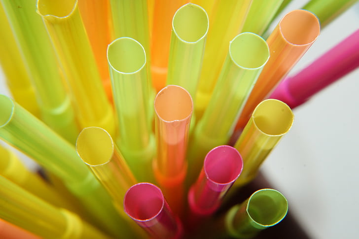 top view photography of assorted-color straws