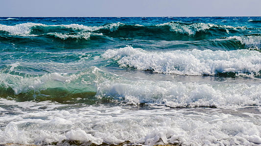 closeup photo of tidal waves