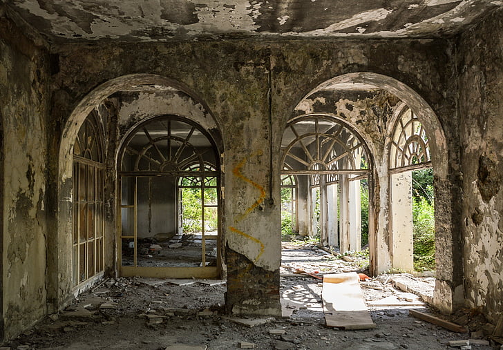 inside the wreck building