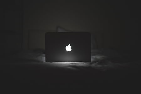 turn-on MacBook on bed