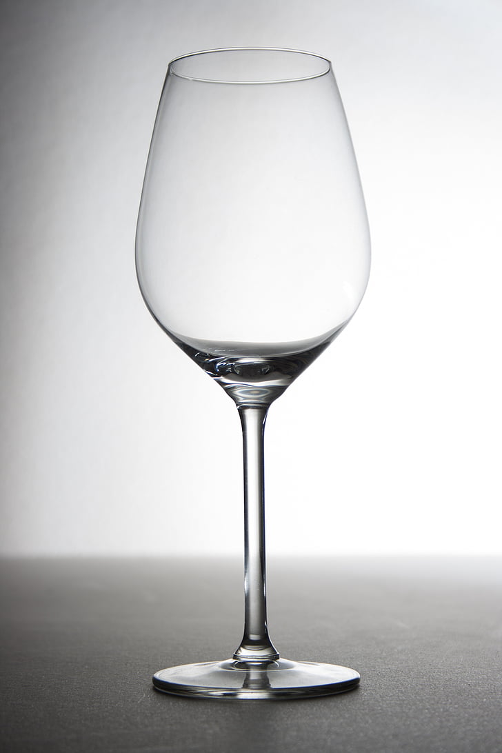 shallow focus photography of wine glass