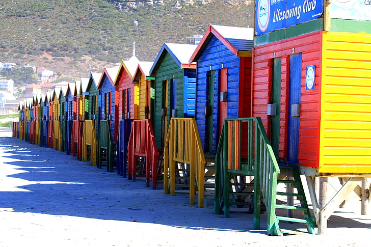 inline colorful cottages